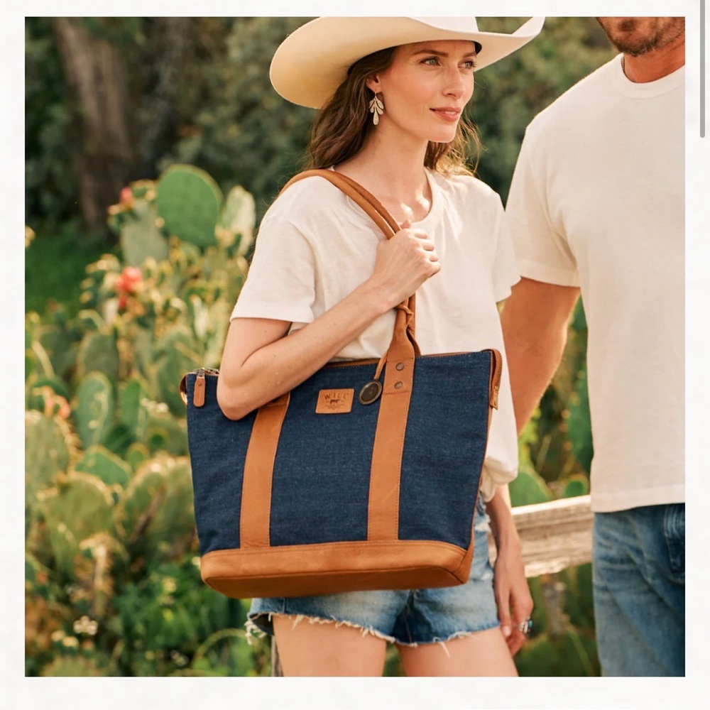 TWENTY FOUR SEVEN CANVAS & LEATHER TOTE